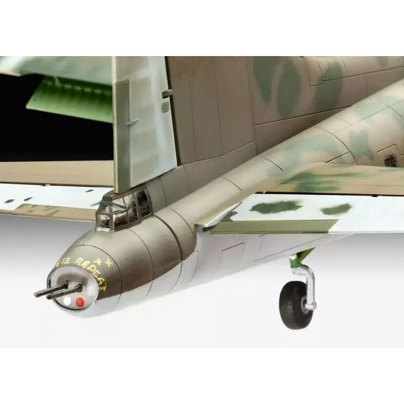 Modell eines Starrflügelflugzeugs Revell B-17F Memphis Belle