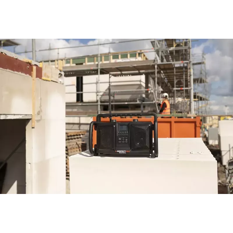 Tragbares Radio Perfectpro ROCKBULL DAB+ FM 50W 20h Akku