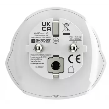 Reiseadapter SKROSS World to Europe — Universaleingang auf europäische Steckdose, weiß, 64×58×47 mm