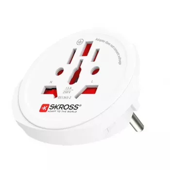 Reiseadapter SKROSS World to Europe — Universaleingang auf europäische Steckdose, weiß, 64×58×47 mm
