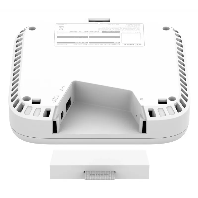 Netgear WBE718 Wireless Access Point – Tri‑Band 2,4/5/6 GHz, 9400 Mbit/s, PoE, 1x 2,5GbE, weiß