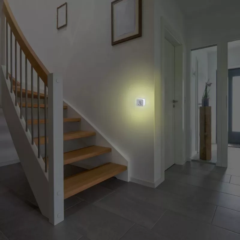 Einsteck-Nachtlicht Hama 00223507 warmweiß LED 3000K