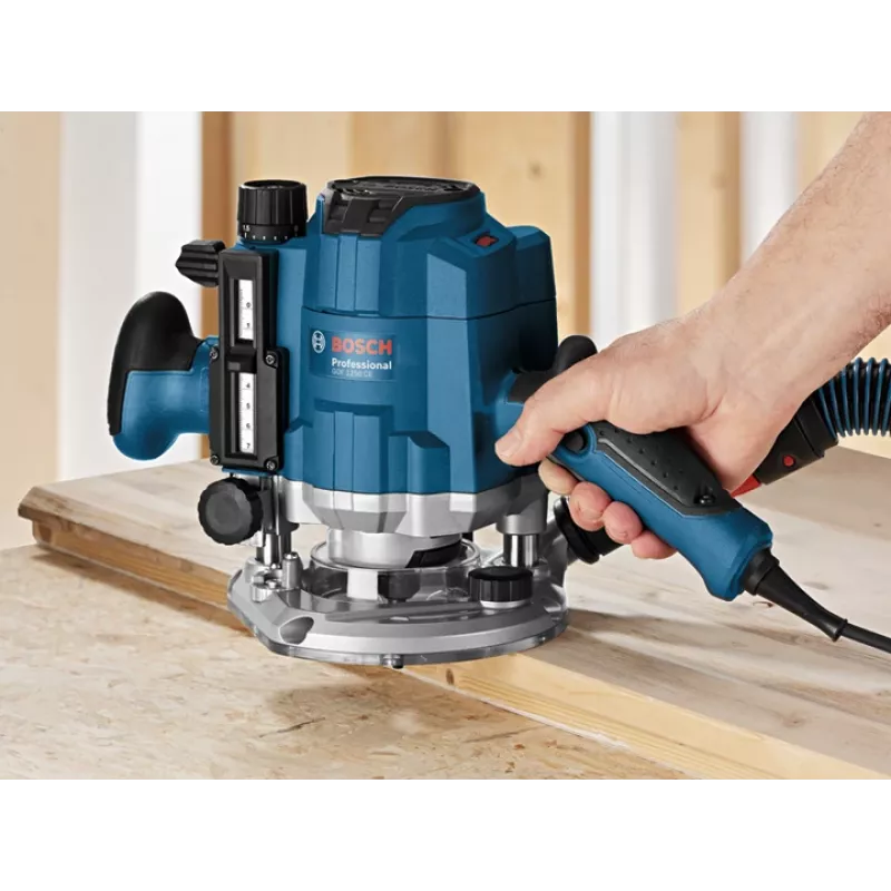 Bosch GOF 1250 CE Schwarz, Blau 24000 U/min 1250 W