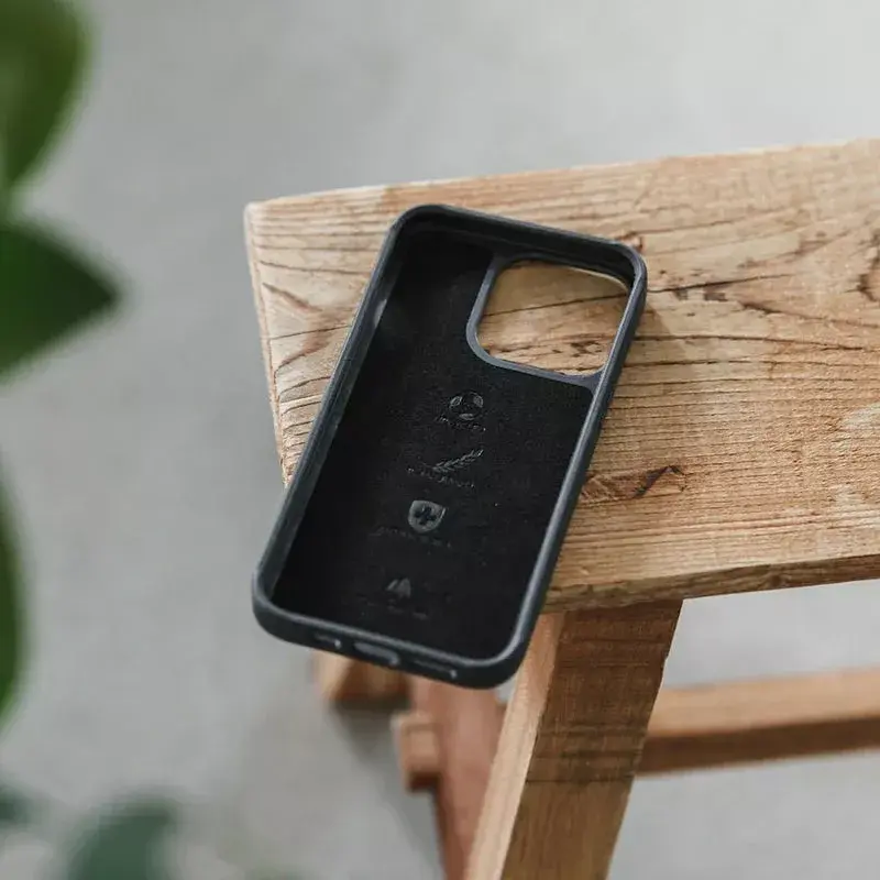 Woodcessories Bio Case Handyhülle Cover Schwarz iPhone 14 Plus 17 cm