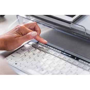 BakkerElkhuizen S-board 840 UK Qwerty, Tenkeyless (80 - 87%), Kabelgebunden, USB, Scissor-Tastenschalter, QWERTY, Hellgrau, Weiß