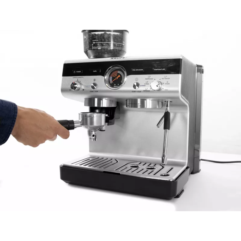 Espressomaschine KRUPS XP801T halbautomatisch mit integriertem Mahlwerk, 3-Liter-Wassertank, 2 Tassen Ausgabe, schwarz/Edelstahl