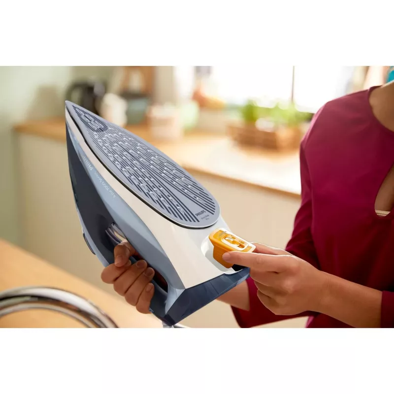 Dampfbügeleisen Philips DST7020/20 — 2800 W, SteamGlide Plus-Bügelsohle, 50 g/min Dauerdampf, 250 g/min Dampfstoß, 0,3 l Wassertank, blau