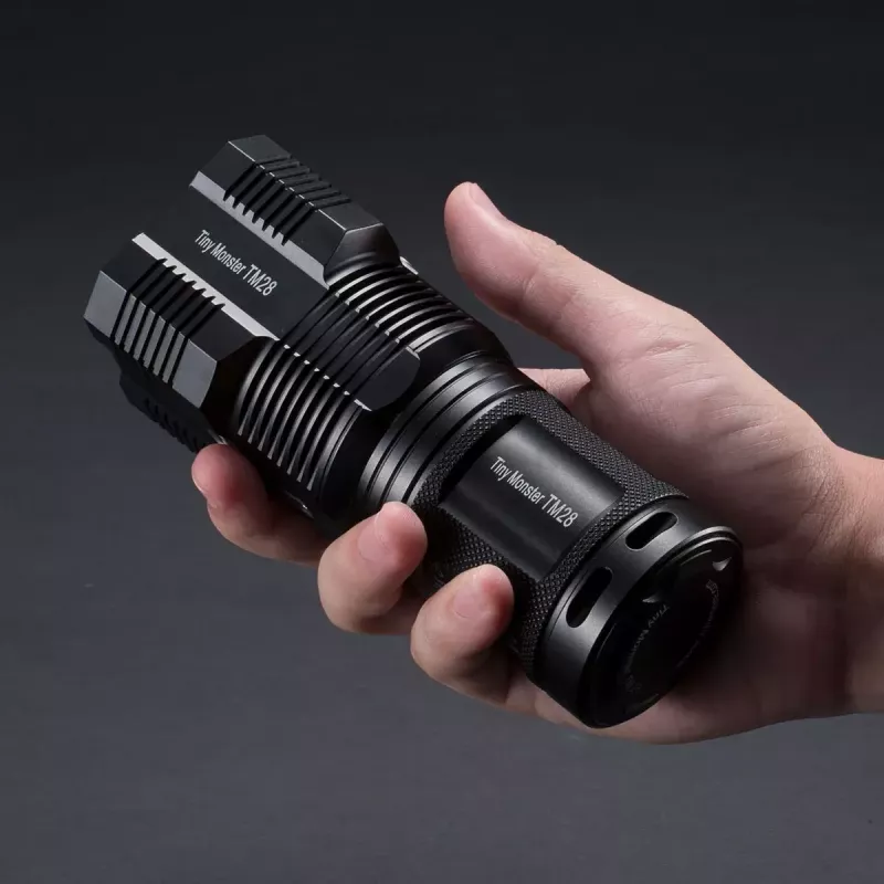 Handtaschenlampe Nitecore TM28, LED 4×, max. 6000 lm, Li‑Ion, schwarz, 142 mm Länge, 414 g
