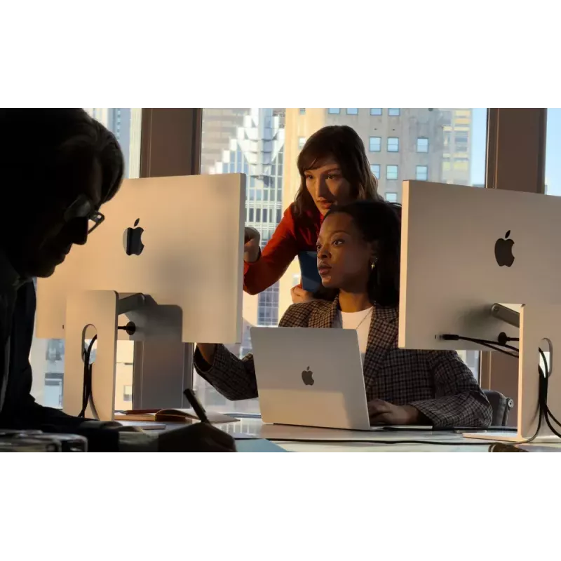 Monitor Apple Studio Display 27 Zoll 5K (5120×2880) LED, Standardglas, VESA-Halterung, Silber