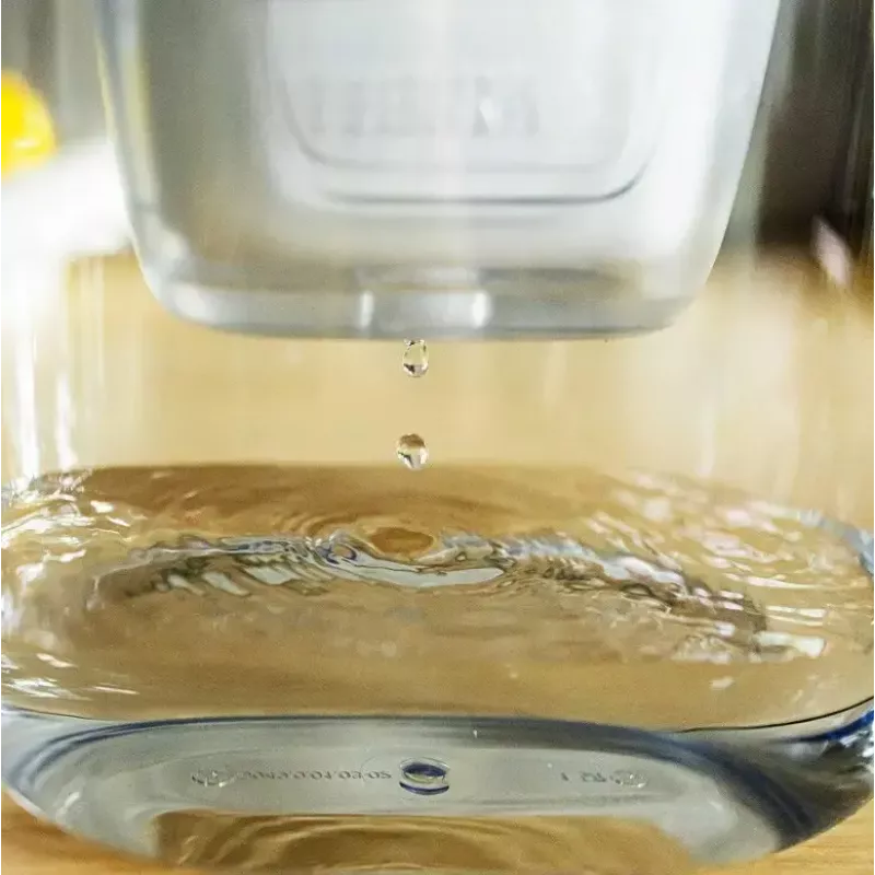 BRITA Style ESSENTIAL XL Wasserfilter-Kanne blau mit MX Pro Pure Performance Filter