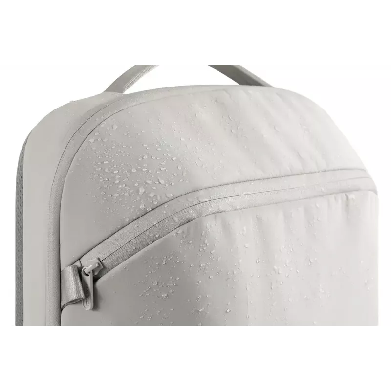 Rucksack XDDESIGN Air P706.3219 — Grau, 15 l, Laptopfach bis 39,6 cm (15,6 Zoll), abschließbarer Hauptreißverschluss
