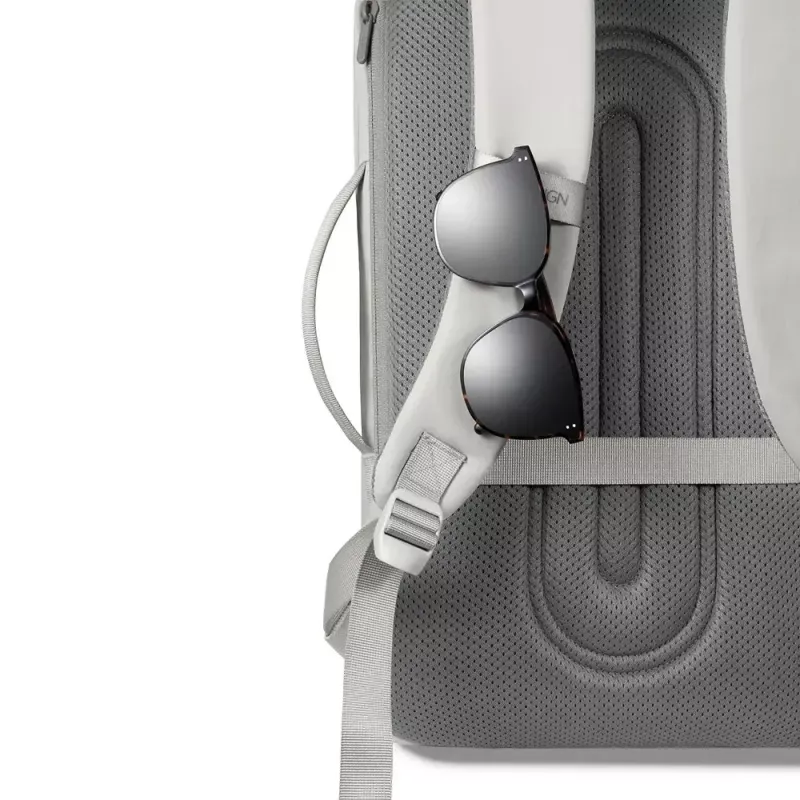 Rucksack XDDESIGN Air P706.3219 — Grau, 15 l, Laptopfach bis 39,6 cm (15,6 Zoll), abschließbarer Hauptreißverschluss