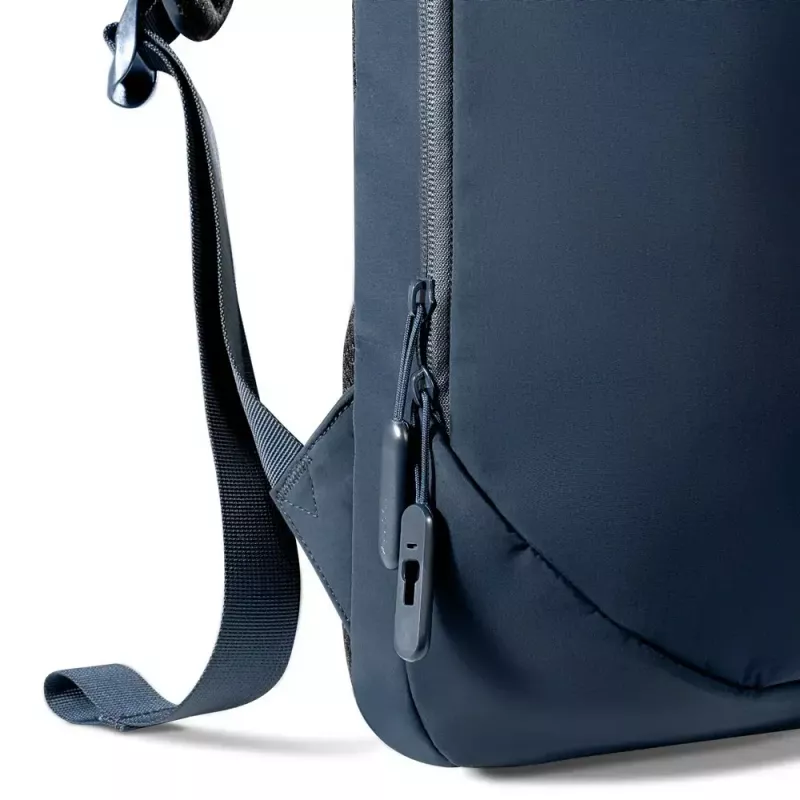 Backpack XDDESIGN Air Backpack NAVY P706.3225 – 15 L, passend für bis zu 39,6 cm (15,6 Zoll), verschließbarer Hauptreißverschluss