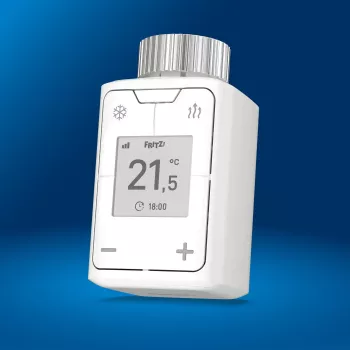FRITZ Smart Thermo 302 Thermostat (innen), weiß, Tastensteuerung, AA-Batterie, 51×51×90 mm