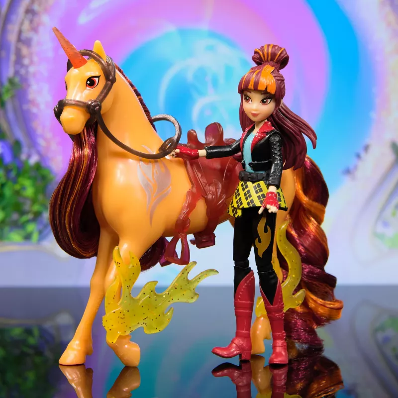 Unicorn Academy, Valentina & Cinder Power of Friendship Set, Ostergeschenkidee, Puppen & Einhornspielzeug, inklusive durchscheinendem Sattel & 2 Kraftzubehörteilen