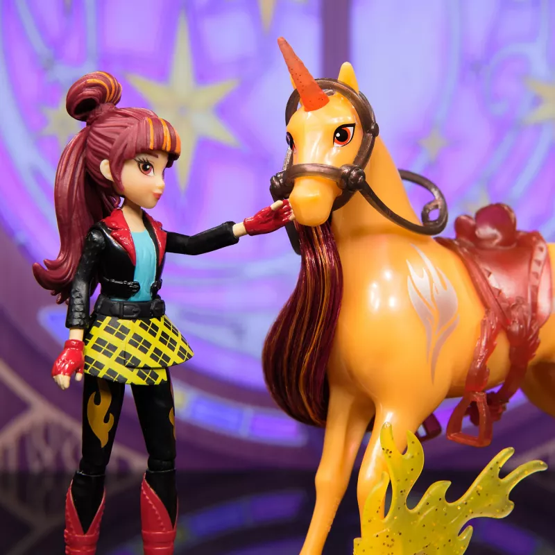 Unicorn Academy, Valentina & Cinder Power of Friendship Set, Ostergeschenkidee, Puppen & Einhornspielzeug, inklusive durchscheinendem Sattel & 2 Kraftzubehörteilen