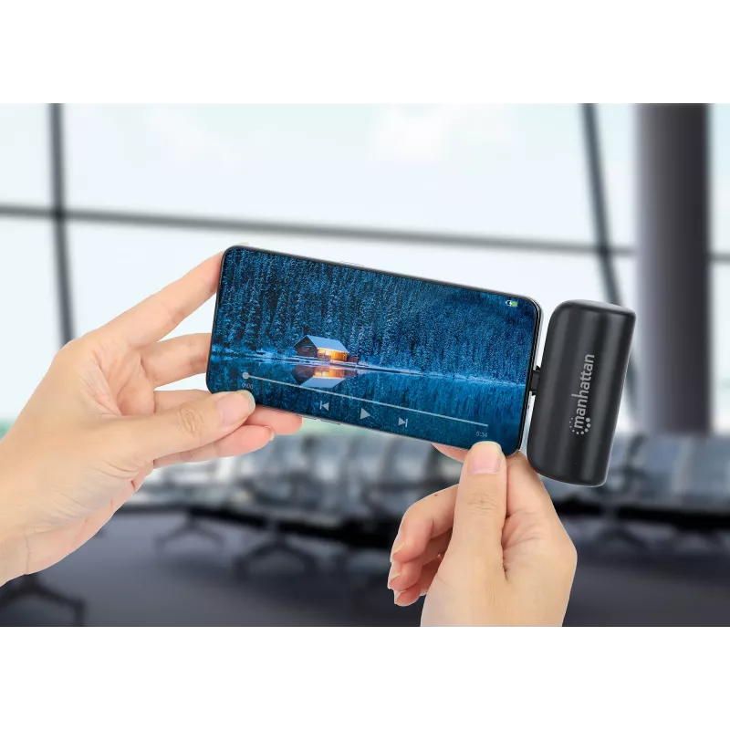 Manhattan Powerbank mit integriertem USB-C-Stecker, 5000 mAh, bis zu 20 W Ausgangsleistung, Kickstand zur Verwendung als Ladehandyhalter, Schwarz, ein Jahr Garantie