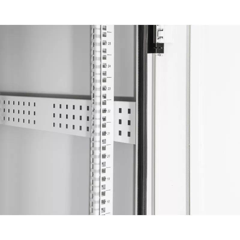 Intellinet Industrial IP55 19-Zoll-Netzwerkschrank mit integrierten Lüftern, 42HE 800 mm Tiefe, dachmontierte Vierfach-Lüftereinheit, Schutz gegen Staub und Strahlwasser, standmontiert, montiert, Hellgrau RAL7035