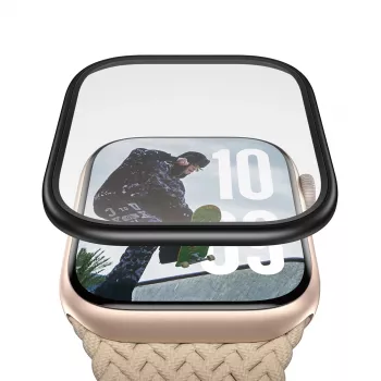 PanzerGlass Displayschutz mit schwarzem Metallrahmen für Apple Watch, Modell PG56329