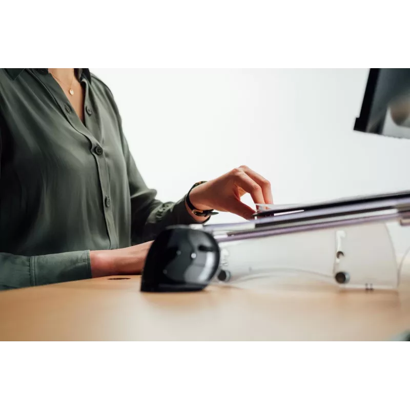 BakkerElkhuizen FlexDesk 640 mit ComfortRead höhenverstellbarer Tisch