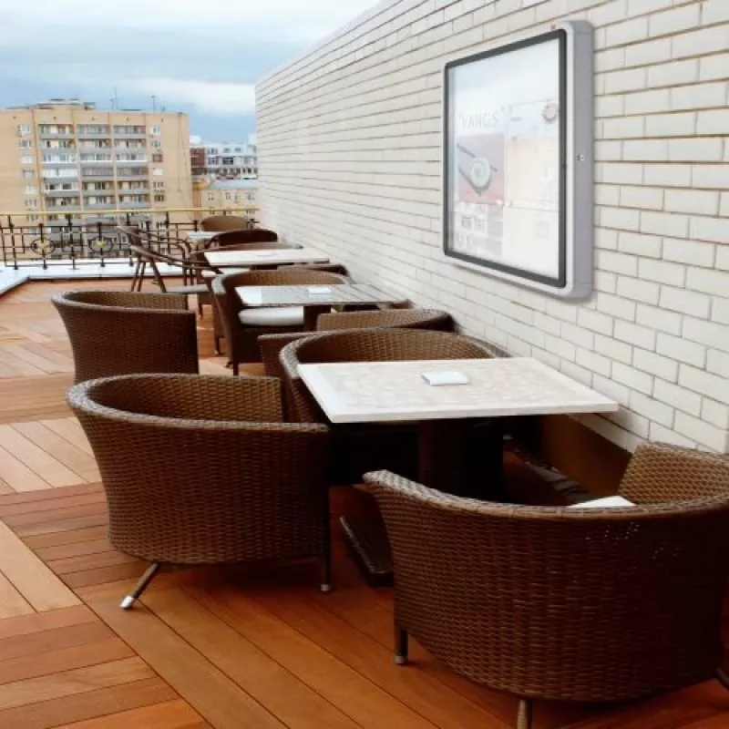 Nobo Premium Plus Outdoor Abschließbare magnetische Außentafel 4xA4
