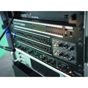 Parametrischer Equalizer Omnitronic 10355526