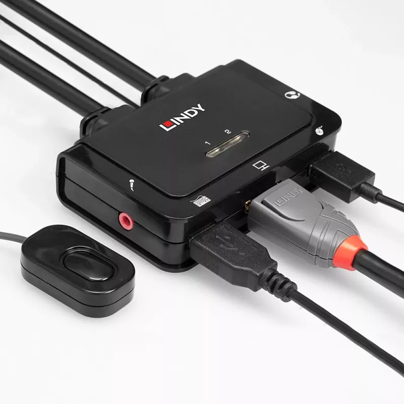 Lindy 2-Port DisplayPort 1.2, USB 2.0 und Audio Kabel-KVM-Switch