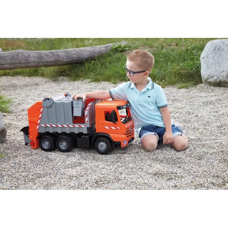 Lena GIGA TRUCKS Müllwagen Arocs mit Aufklebern