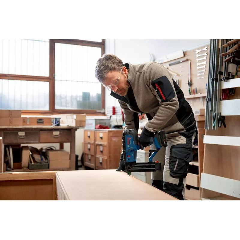 Bosch GNH 18V-50 M Professional Nagler Akku