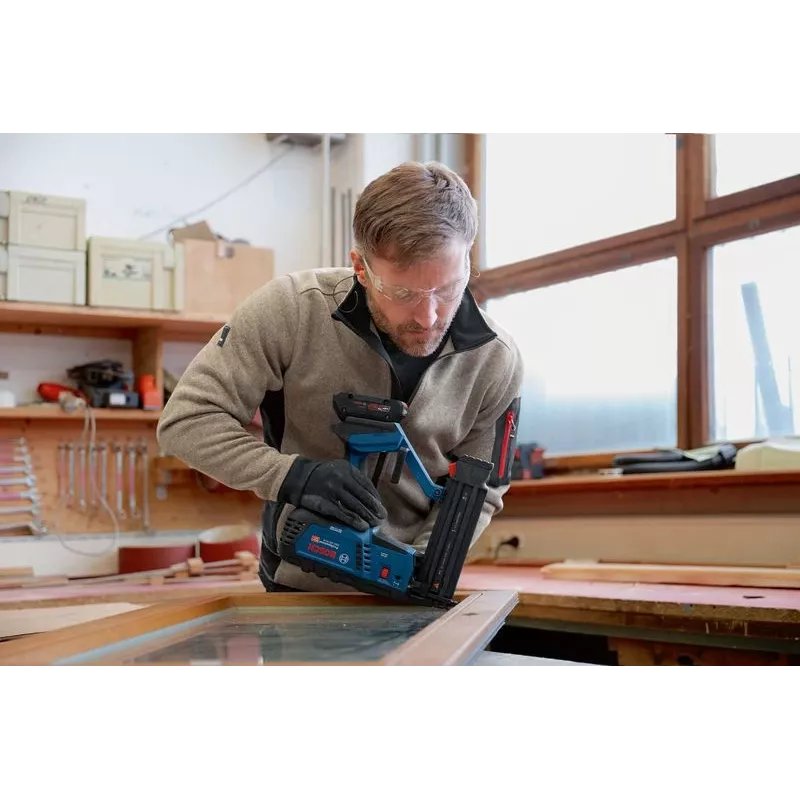 Bosch GNH 18V-50 M Professional Nagler Akku