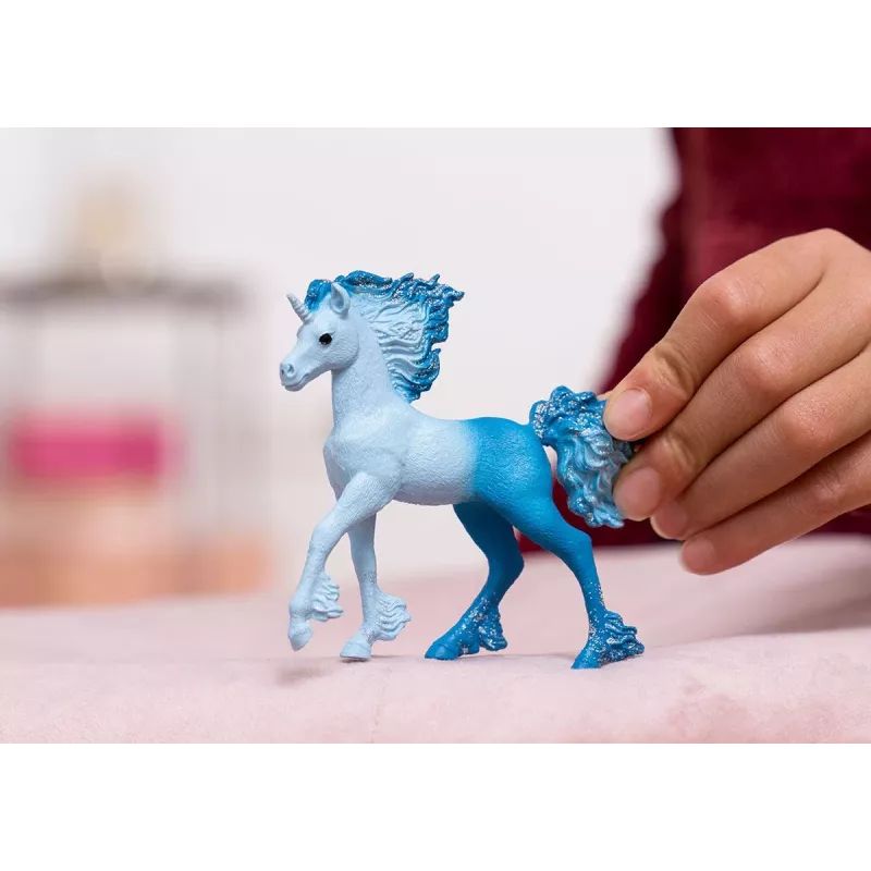 Schleich BAYALA Elementa Water Flames Einhornfohlen Figur, blau, für Kinder ab 5 Jahren