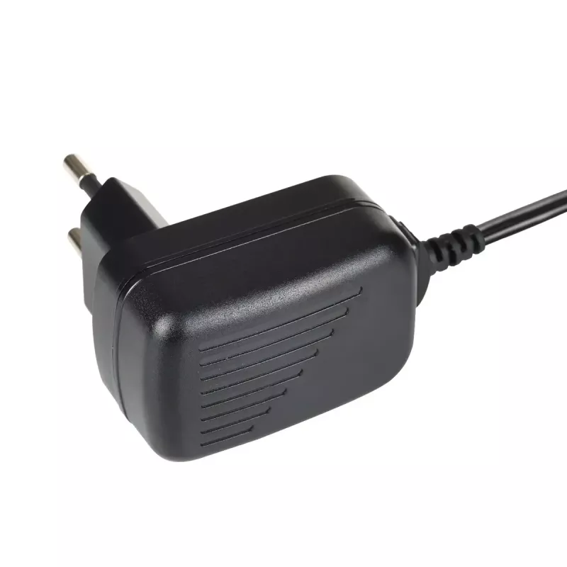 Akyga AK-TB-22 Universal-Netzteil, 5 V, 2 A, 10 W, 5,5 x 2,1 mm, 1,5 m