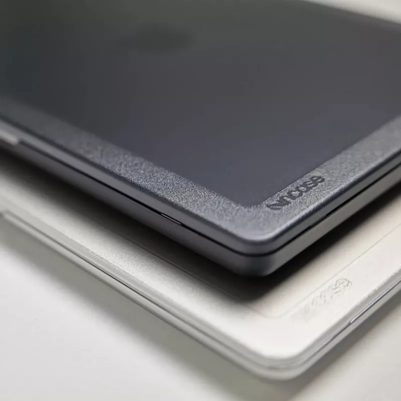 Incase Edge Hardshell Case mit Makrolon® für 14-Zoll MacBook Pro (M1-M4, 2021-2024)