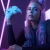 Gamepad VICTRIX 052-002-WH kabelgebunden & kabellos RF/USB, USB-C, 2000mAh, PC/PS4/PS5, Violett/Weiß