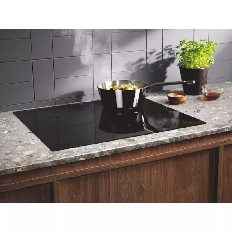 Electrolux LIL61424C Schwarz Einbau 60 cm Zonen-Induktionskochfeld 4 Zone(n)