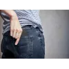 Cellularline Sensation - iPhone 16e/17e Soft-Touch-Silikonhülle mit integrierter antibakterieller Microban®-Technologie