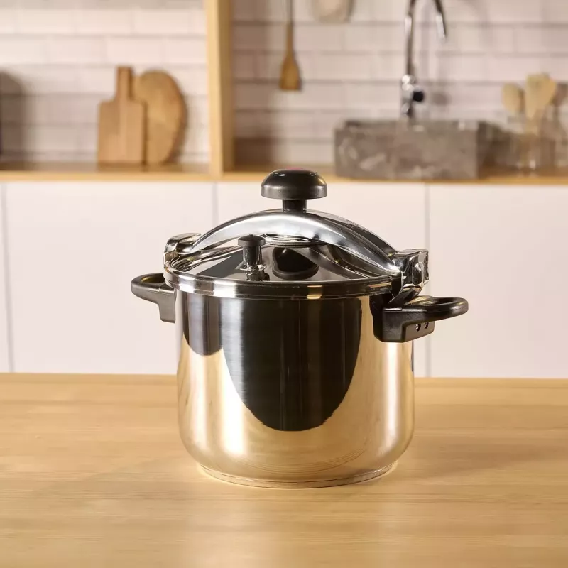 Edelstahltopf Taurus Classic Moments 6 L – geeignet für Induktions-, Gas- und Keramikkochfelder, mit Deckel und kühl bleibenden Griffen