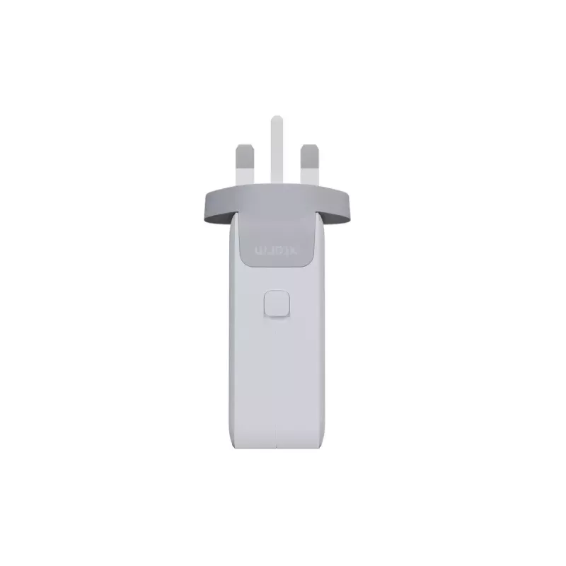 Tragbarer 140W GaN-Reiselader Xtorm XVC2140 mit 3× USB-C-PD-Anschlüssen und 2 m USB-C-Kabel, weiß