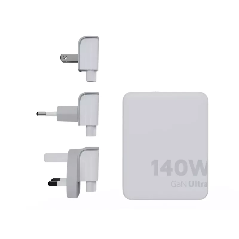 Tragbarer 140W GaN-Reiselader Xtorm XVC2140 mit 3× USB-C-PD-Anschlüssen und 2 m USB-C-Kabel, weiß
