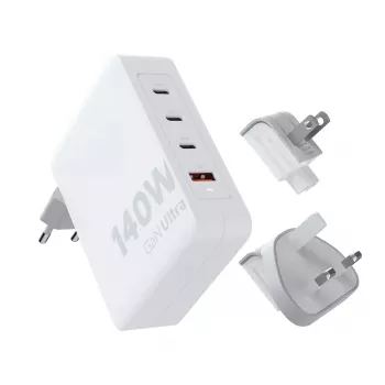 Tragbarer 140W GaN-Reiselader Xtorm XVC2140 mit 3× USB-C-PD-Anschlüssen und 2 m USB-C-Kabel, weiß