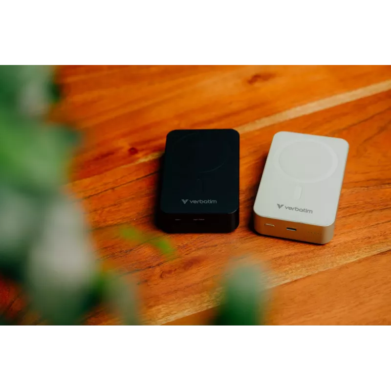 Verbatim Charge 'n' Go Essentials Powerbank Magnetisch Kabellos 20000 mAh Schwarz