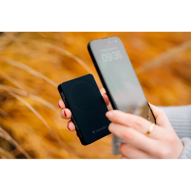 Verbatim Charge 'n' Go Essentials Magnetic Wireless Power Bank 10000 mAh Schwarz