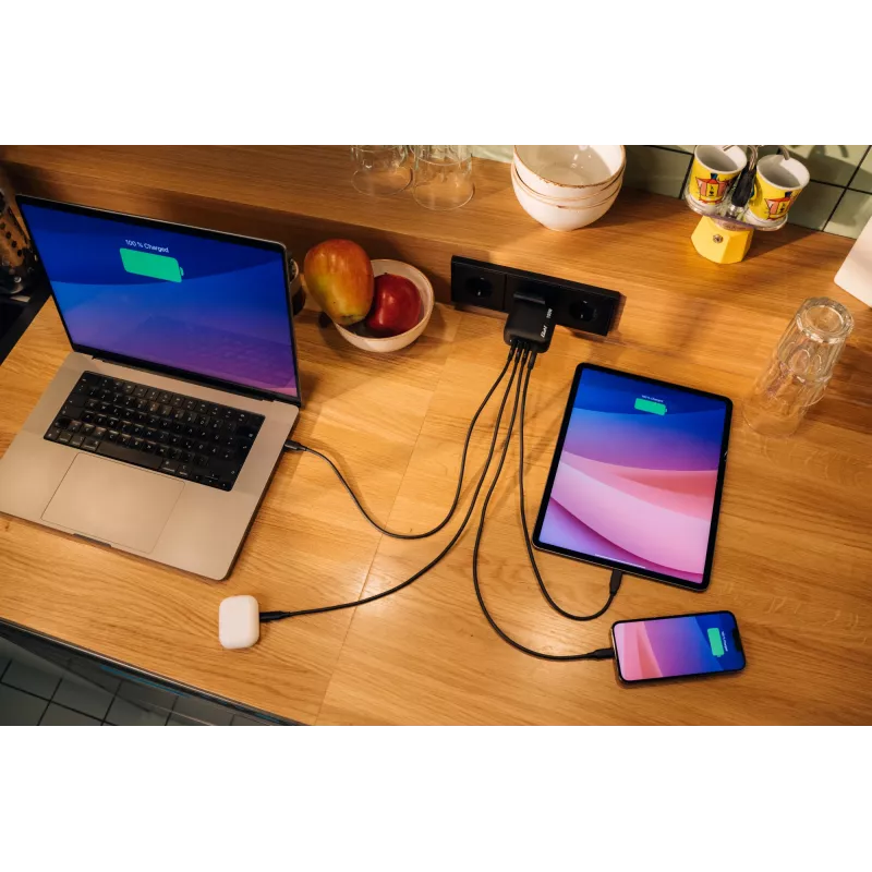 Verbatim Mini GaN Ladegerät 100W 4 Port US-Stecker mit EU- und UK-Adaptern