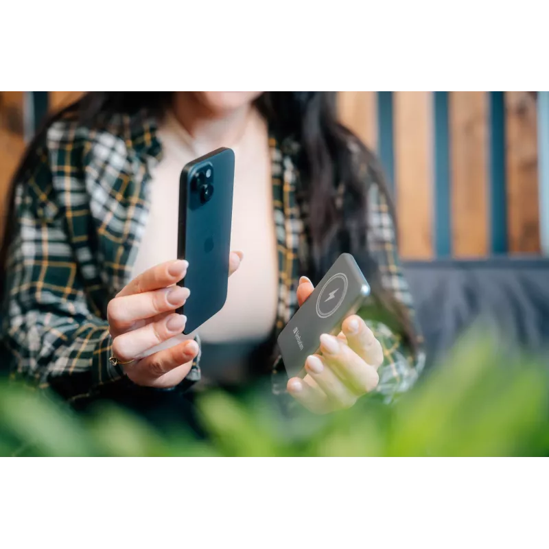 Verbatim Charge 'n' Go Magnetic Wireless Power Bank 5000mAh Grau