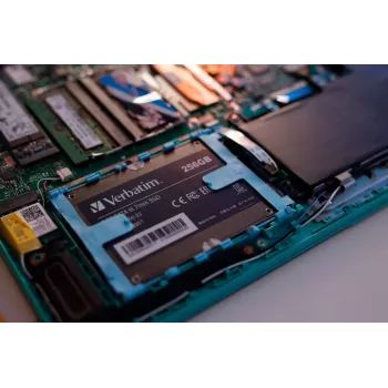 SSD-Festplatte Verbatim 256GB 2,5 Zoll SATA Vi550 S3