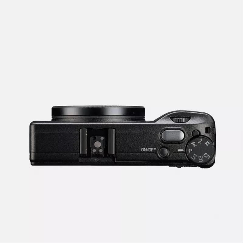 Ricoh GR IIIx HDF Kompaktkamera 24,24 MP CMOS 6000 x 4000 Pixel Schwarz
