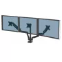 Fellowes Platinum Series dreifacher Monitorarm – Monitorhalterung für drei 7 kg schwere 27-Zoll-Bildschirme – verstellbare dreifache Monitor-Tischhalterung – Neigung 45°, Schwenken 180°, Drehung 360°, VESA 75 x 75/100 x 100 – Schwarz
