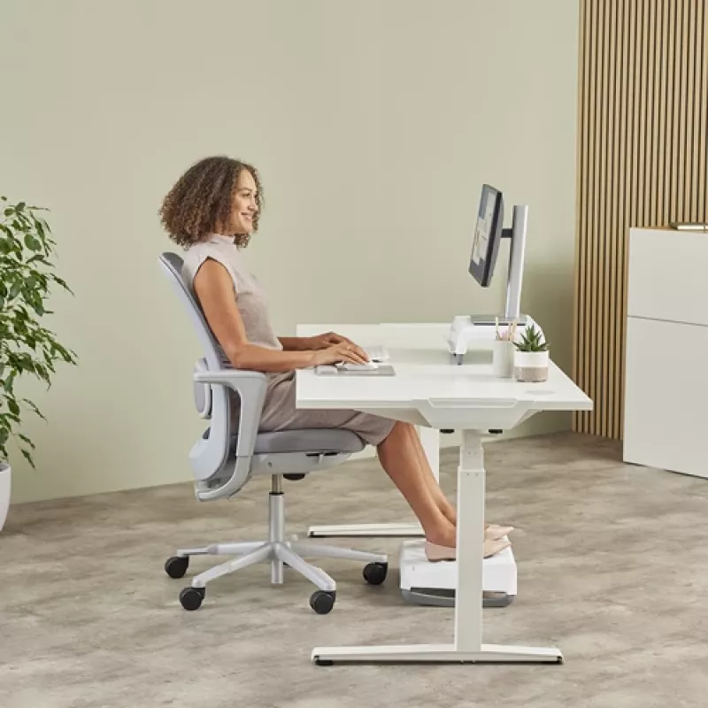 Fellowes Tastatur-Handgelenkauflage Breyta Kompakte Tastatur-Handgelenkstütze mit antibakteriellem Schutz Ergonomische Handgelenkstütze Sand