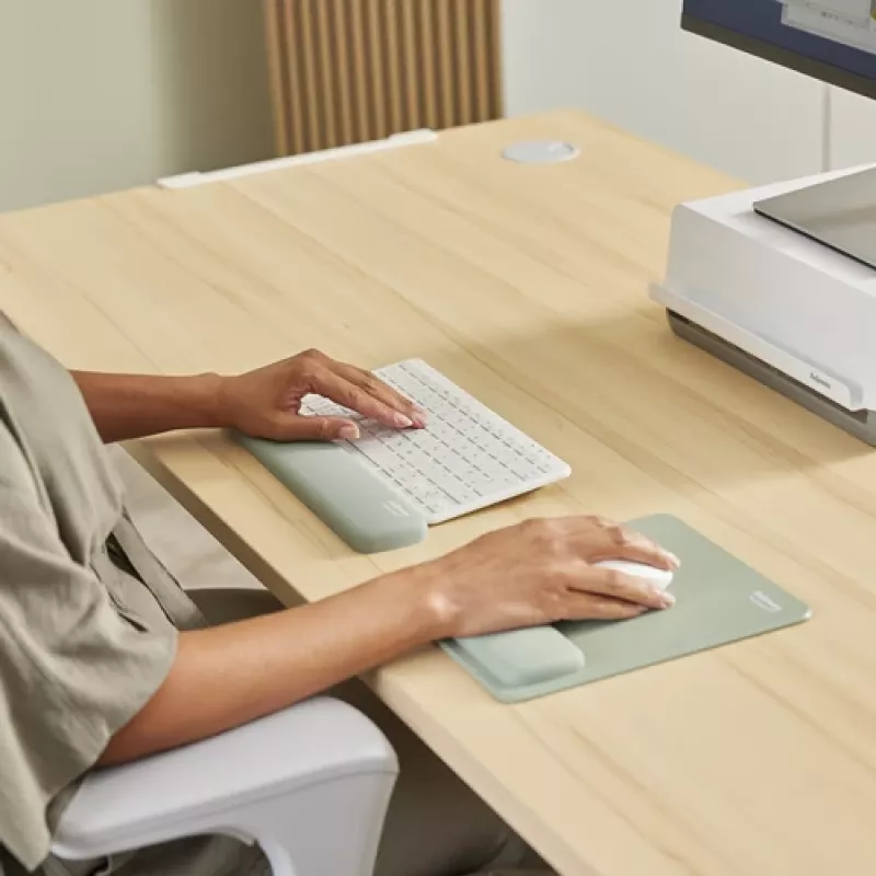 Fellowes Tastatur-Handballenauflage Breyta Compact Tastatur-Handballenstütze mit antibakteriellem Schutz Ergonomische Handballenstütze Salbei