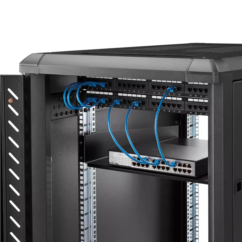 StarTech.com 2U Server-Rack-Einlegeboden – Universeller auskragender Rack-Montageboden für 19-Zoll-Netzwerkausrüstungs-Rack und -Schrank – Hochbelastbarer Stahl – Tragfähigkeit 22,6 kg – 22 Zoll tiefes Tablett, Schwarz
